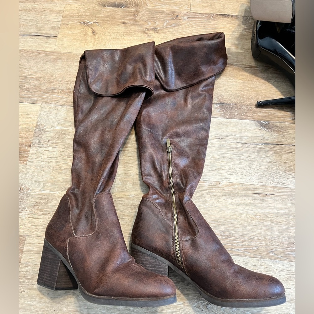 Women’s tall boots size 11